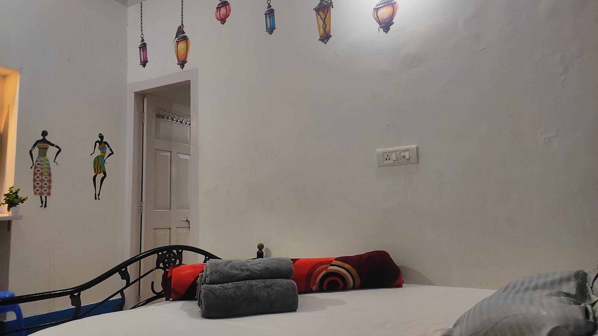 ホテル Adh Amilia Gardens Narasimharaja Puram エクステリア 写真