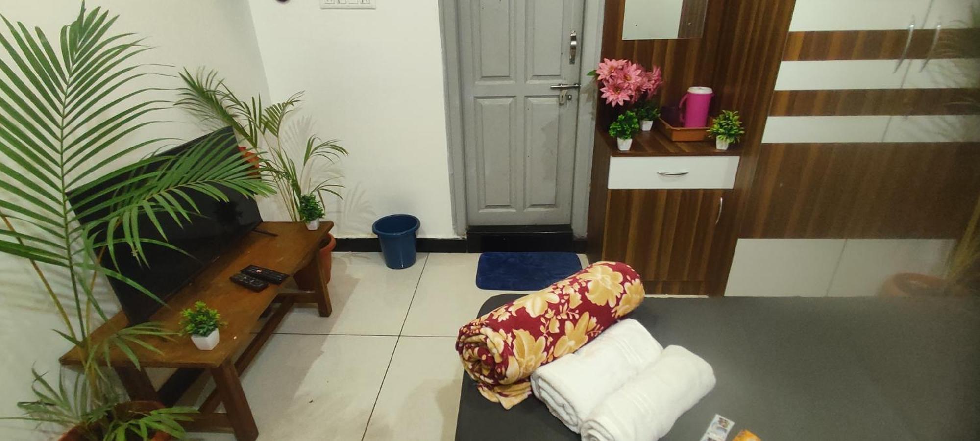 ホテル Adh Amilia Gardens Narasimharaja Puram エクステリア 写真